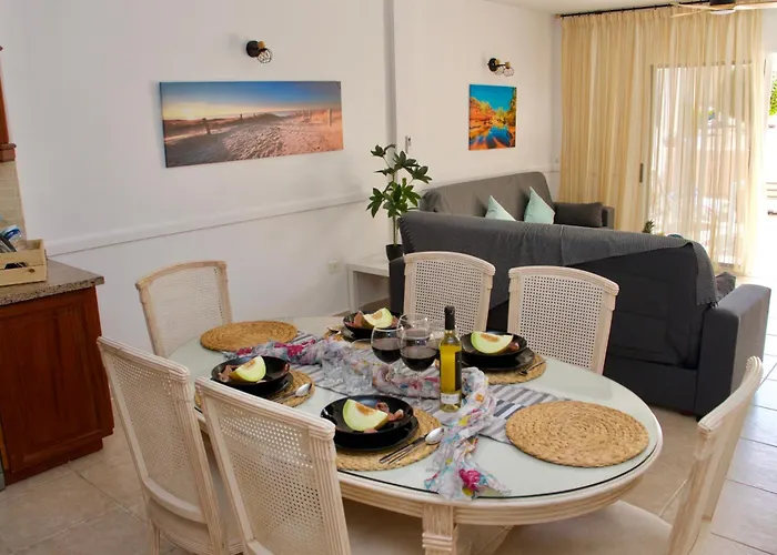 California Relax Alice I Pool View Apartment *